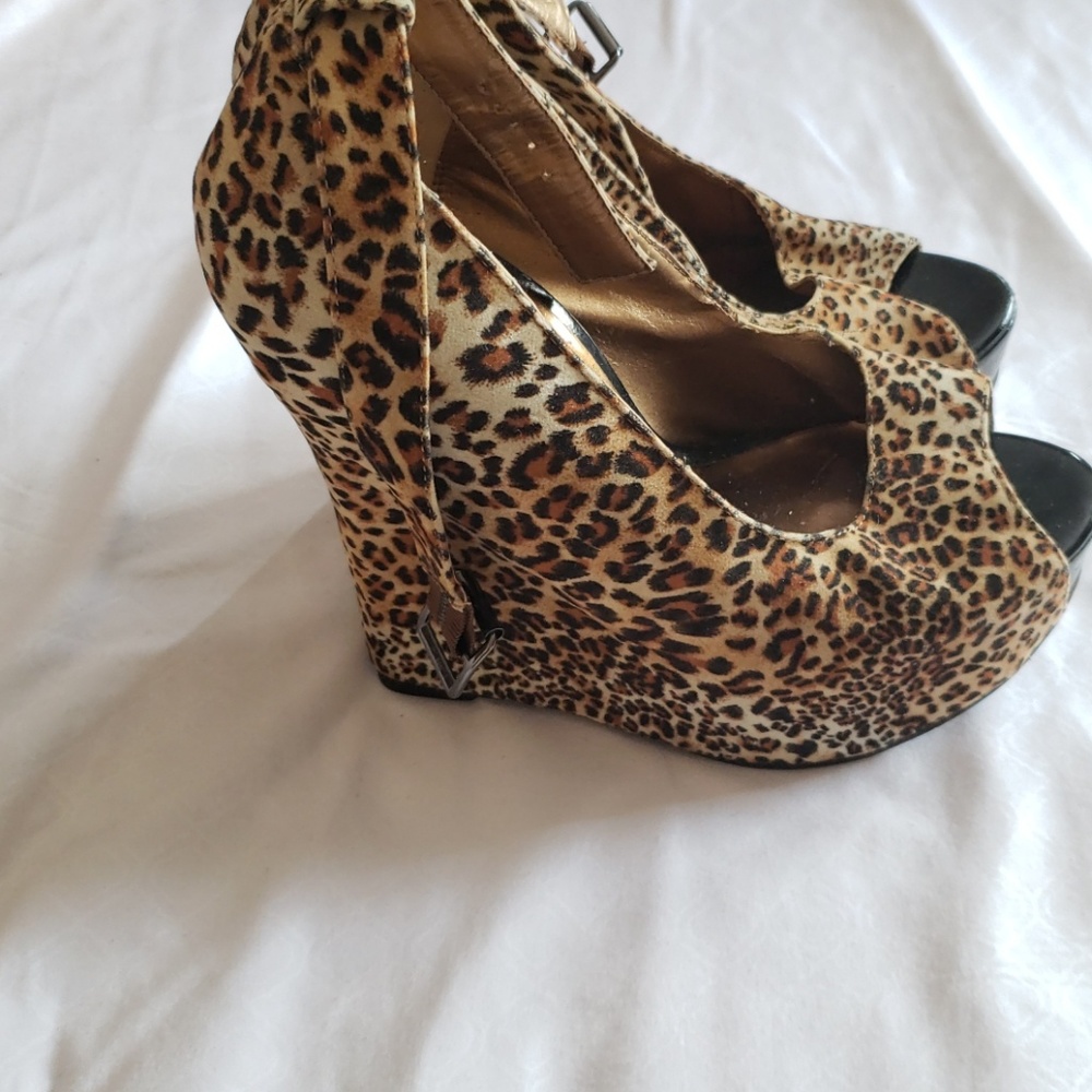 Leopard wedges